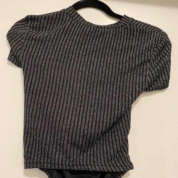 Superdown Cut Out Crop Top - Picture 4 of 4